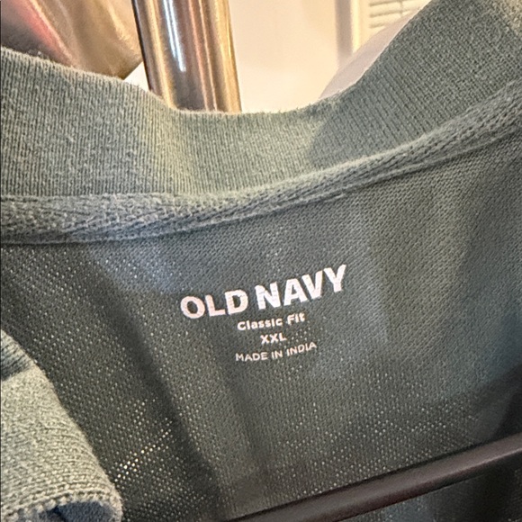 Old Navy Dark Green Men's Polo Shirt - Picture 2 of 4